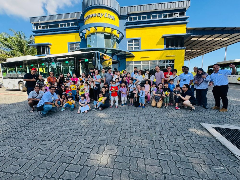 温馨之旅 播撒希望 HI公交服务公司送暖